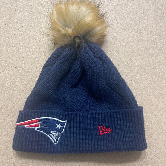 NWT New Era New England Patriots Knitted Beanie with Faux Fur - Picture 3 of 3